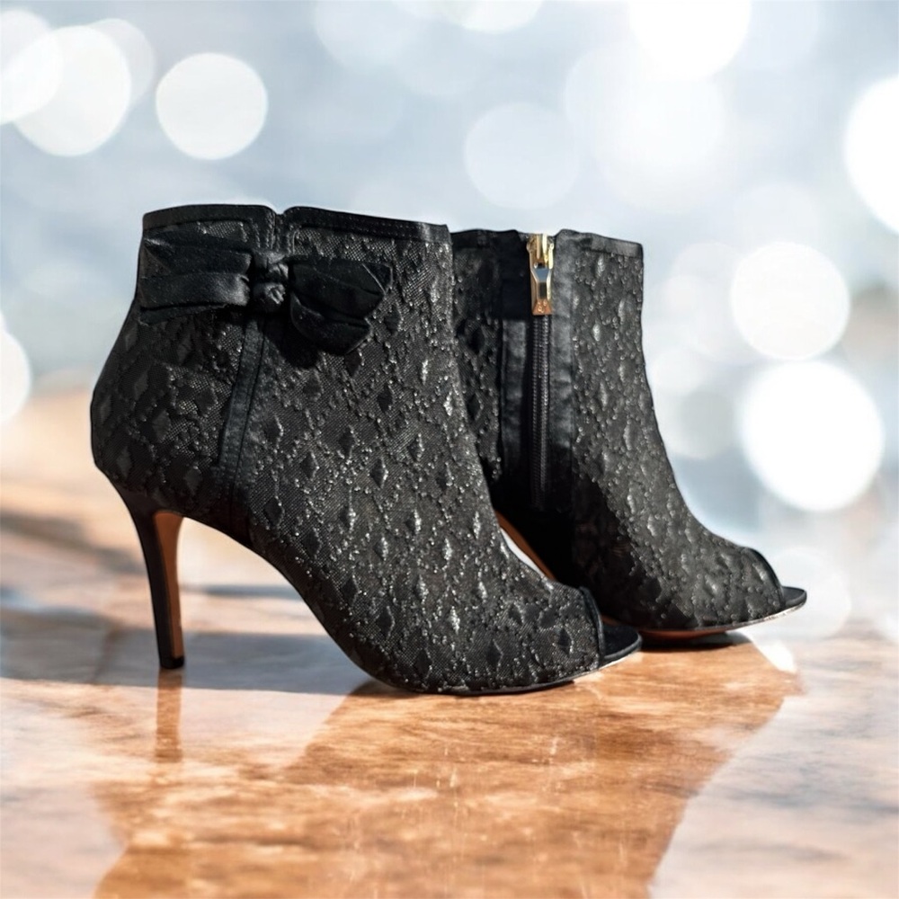 🫦Vince Camuto “VC Signature” Rosabelle Black Lace Peep Toe Heeled Booties….Sexy